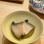 鮨 侑じ - アワビと肝ソース