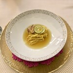 SALONE TOKYO - 湯河原にある〝飯田商店”のラーメンをオマージュして作ったそうです。鶏肉もスープも美味しいです。