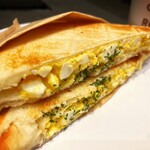 ディスプレイモニタの多い喫茶店 - 