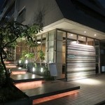 レフェルヴェソンス - 夜の外観です★