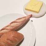 レフェルヴェソンス - パン2種類★ライ麦パンとプチ・バゲット★