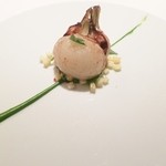 レフェルヴェソンス - 出てまいりました！スペシャリテ！定点～丸ごと火入れした蕪とイタリアンパセリのエミュルション、バスク黒豚のジャボンセック＆ブリオッシュ★