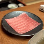 北新地しゃぶしゃぶすき焼き きらく - 極上霜降り牛タン