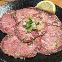ホルモン焼肉 富や 栄店 - 