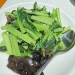 本格中華・北京ダック専門店 北京カォヤーテン 上野店 - キクラゲと小松菜？の炒め物も美味しい