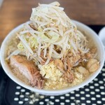 夢を語れ - 小ラーメン(豚1枚)+ソーキ豚バラ軟骨+野菜マシマシ(にんにくアリ•アブラマシ)