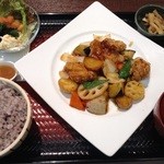 大戸屋 - 鶏と野菜の黒酢あん定食