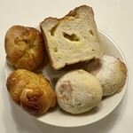 吉野商店  - チーズベーグル、直火焼きマフィン コーン、チーズ食パン