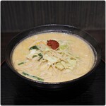 手打らーめん満月 - 野菜白味噌ら～めん 1050円