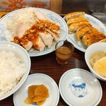 ぎょうざの満洲 - 料理写真: