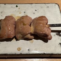 焼鳥 おみ乃 - あか（うちもも）
