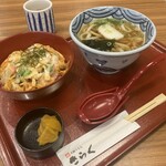 大阪うどん きらく - ランチ:ミニ木の葉丼セット(温うどん・小を選択)¥968