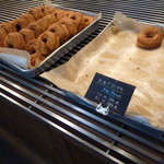 ヨシタベーカリー - たまごドーナッツ100円