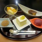 千羽鶴 - 松茸御膳　甘味三点盛り→五点盛りに変更＋コーヒー付１（変更後500円＋税）2014.10