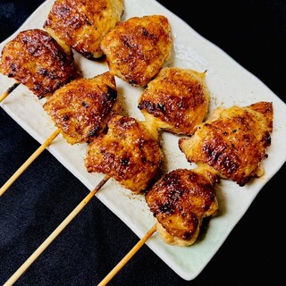 1本から注文可♪骨を除いた手羽先串はボリューム満点です！