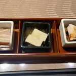 旬菜中華 杏芽 - 前菜3点盛り（干し肉、ピータン豆腐、よだれどり）