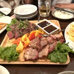 シュラスコ 肉寿司食べ放題 夜景肉バル サルーテジャポン - 