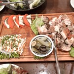 シュラスコ 肉寿司食べ放題 夜景肉バル サルーテジャポン - 