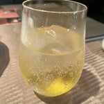 旬菜中華 杏芽 - 自家製杏露酒のソーダ割り