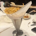 Morton's The Steakhouse - 大人用に頼んだフライドポテト