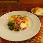 イル・ベヴィトーレ - 前菜盛り合わせ、自家製フォカッチャ
