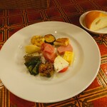 イル・ベヴィトーレ - 前菜盛り合わせ、自家製フォカッチャ