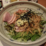 暖 - 合鴨スモークと揚げジャガのサラダ