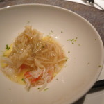 エクアトゥール - アミューズ：ホタテ貝の冷製プリンとホタテ貝のブイヨンと松茸、青柚子