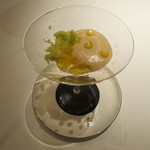 エクアトゥール - デザート：アロエとレモン・コンフィ入りはちみつヨーグルト、きおうのジュレ、洋梨のムースと青りんごのグラニテ