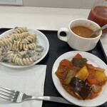 Honolulu International Airport JAL Sakura Lounge - 