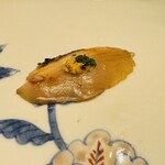 鮓 きずな - サワラ。藁で燻してる