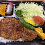 すき焼き福田屋 - 料理写真:かつ重サラダ付き（テイクアウト）