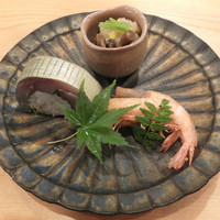道下 - 原木ナメコと辛味大根のおろし和えとサバの寿司と唐津海老の唐揚げ