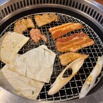 焼肉冷麺やまなか家 - 調理中٩(^‿^)۶
