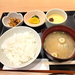 はかた天乃 - ご飯、お味噌汁、茶碗蒸し、小鉢（牛蒡の煮物）、お漬物