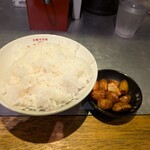 河童ラーメン本舗 - 料理写真:前菜ランチ大＋良く揚げにんにく３人前