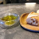 RESTAURANT SALT - 『バケット』＆『自家製パン』