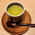 鮨　いの - 新銀杏と今治のワタリガニの茶碗蒸し