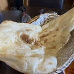 アジアンレストラン サラティー - お代わりナン