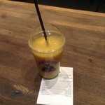 JOE & THE JUICE - 氷無しでタップリ、３００mlはあります、これは小サイズ