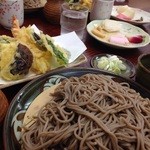 そば処 福湊庵 - 選べる麺の太さ これは細麺