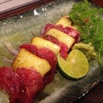 宇久 - まぐろホホ肉とチーズの炙り