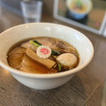 らーめん 楓 - ◯地鶏中華そば・醤油¥1,130＋わけありあじ玉¥70
…なるとが可愛い♪(๑˃̵ᴗ˂̵)