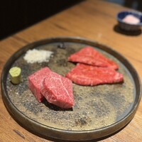 和牛とタン 焼肉 とみ 新橋本店 - 