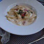 ラ ビストリア - フレッシュトマトと3種のチーズのクリームソース（リガトーニ）