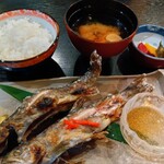 池田養魚場渓流館 - アマゴとイワナの塩焼き