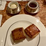 ザ・ペニンシュラ東京 - スコーン2種　ジャムとクロテッドクリームも