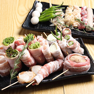 店舗で丁寧に1つずつ串打ちするこだわりの串メニュー！