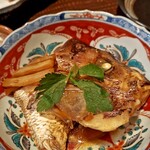 酒と食遊人 みなと - 真鯛の兜煮(サービス)