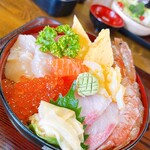 伊澤家 - 豪華海鮮丼
